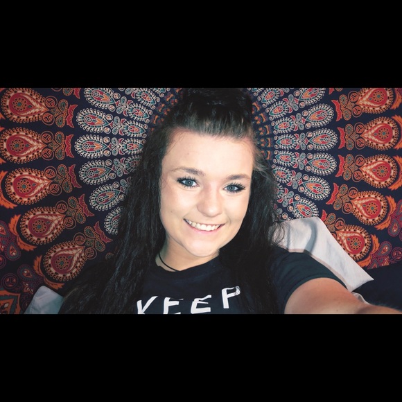 Meet your Posher, Mikayla - Picture 1 of 1